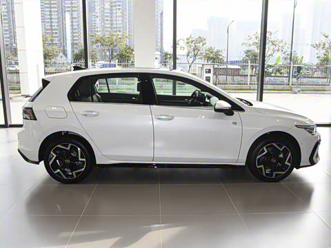 2026�� 300TSI R-Line