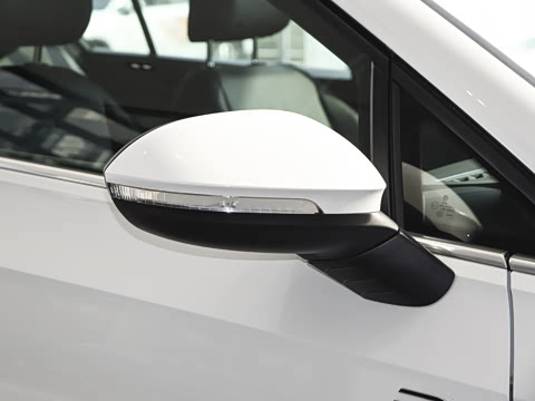 2026�� 300TSI R-Line