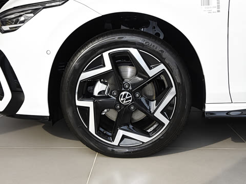 2026�� 300TSI R-Line