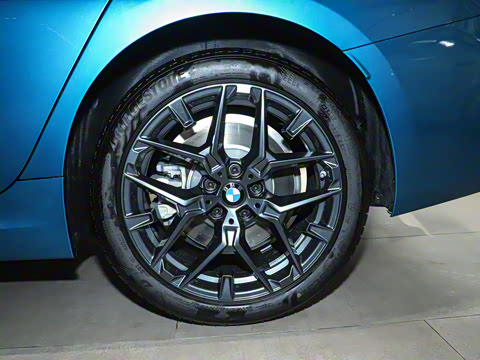 2025�� 330Li M�˶���ҹ��װ