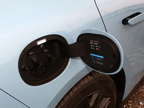 2025�� EV 701KM�����״�������