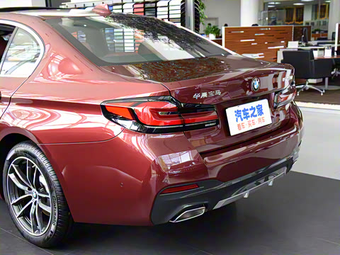 2021�� �Ŀ� 525Li M�˶���װ