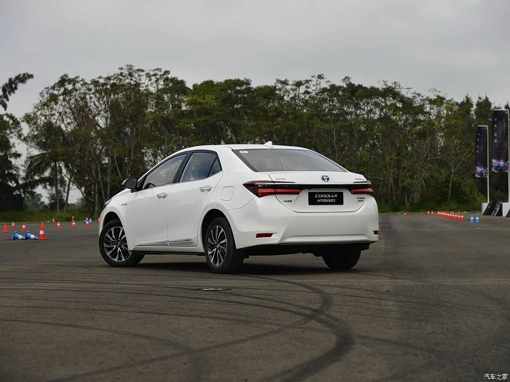 一汽丰田 卡罗拉 2016款 双擎 1.8l cvt旗舰版