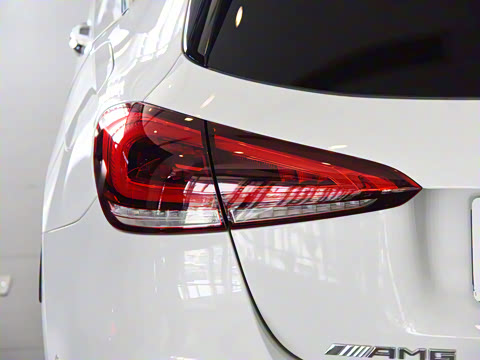 2020�� �Ŀ� AMG A 35 4MATIC