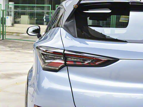 2022�� 1.5T �˶��� �콢��