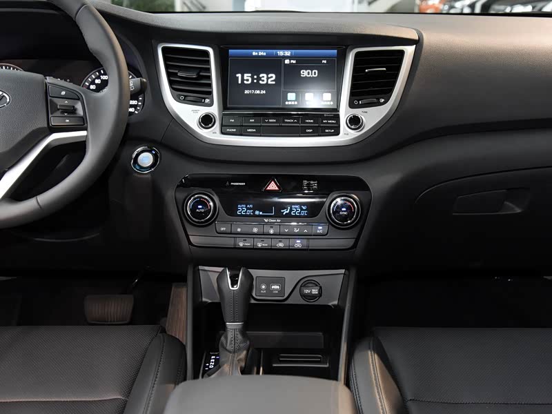 北京现代 全新途胜 2015款 1.6t 双离合两驱领先型