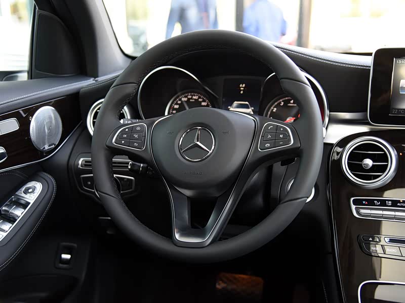 北京奔驰 奔驰glc 2017款 glc 260 4matic 动感型 中控方向盘 已经是