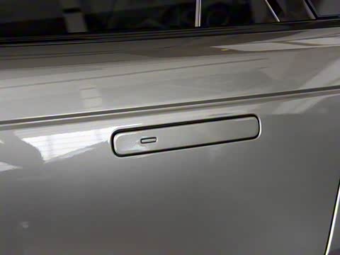 2017�� P380 R-DYNAMIC SE