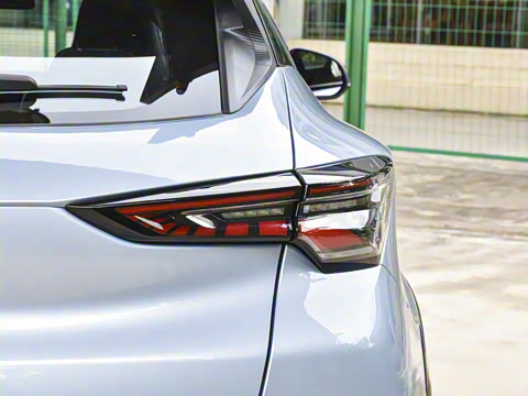 2022�� 1.5T �˶��� �콢��