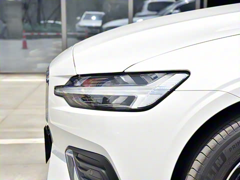 2021�� B4 ���ݺ�����