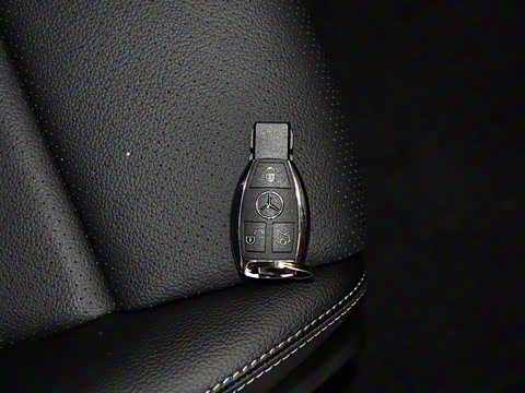 2018�� C 200 4MATIC ���ܳ�