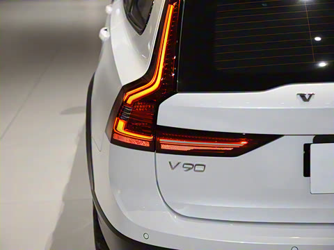 2022�� Cross Country B5 AWD �����