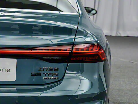 2022�� 55 TFSI quattro S-line edition one���а�