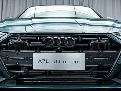 2022�� 55 TFSI quattro S-line edition one���а�