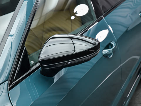 2022�� 55 TFSI quattro S-line edition one���а�