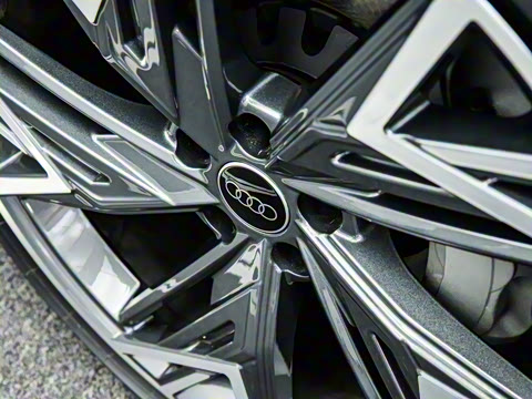 2022�� 55 TFSI quattro S-line edition one���а�