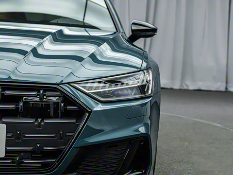 2022�� 55 TFSI quattro S-line edition one���а�