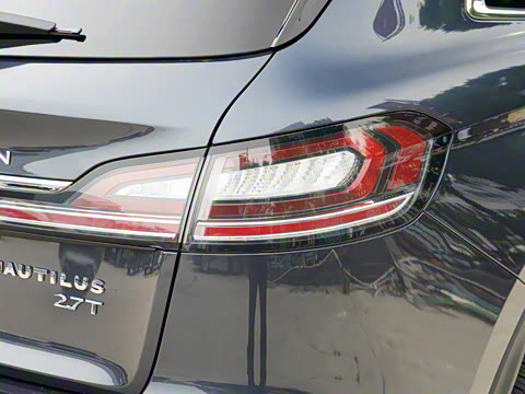 2021�� 2.7T ������ҫ��