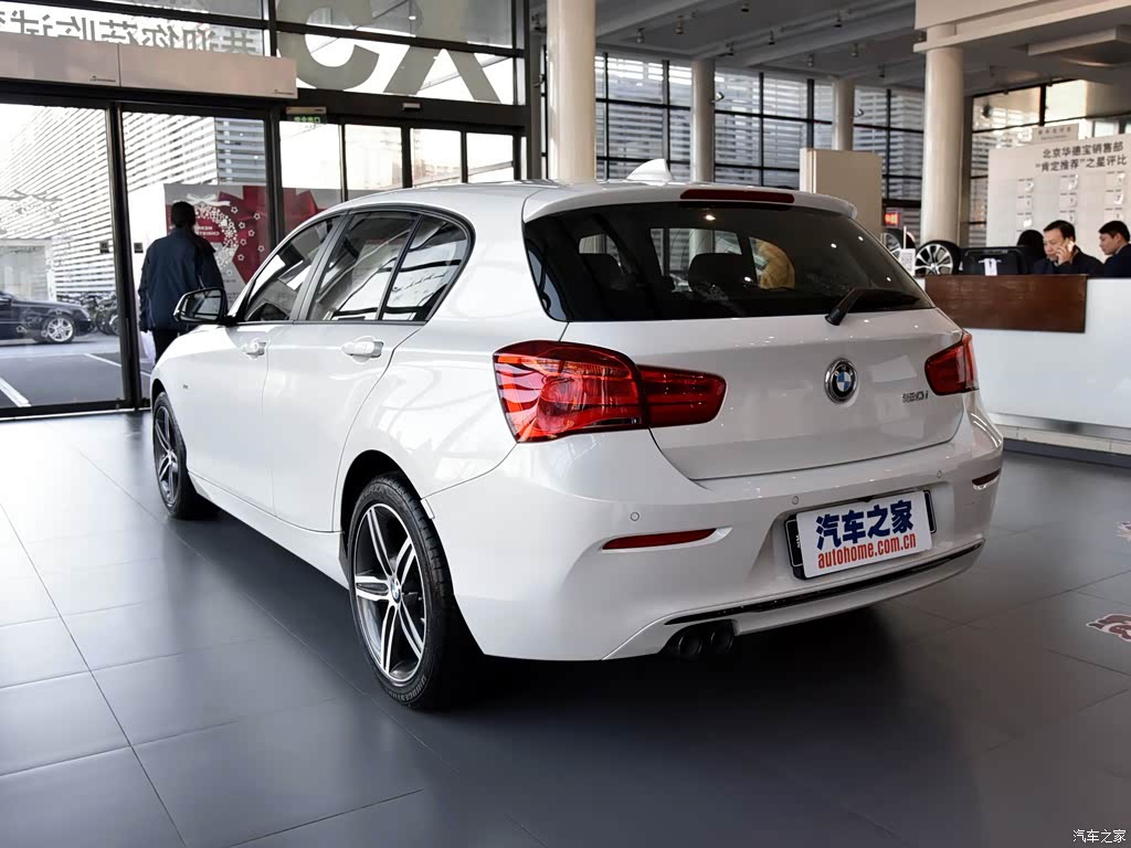 宝马1系(进口) 2016款 120i 运动设计套装 3706875图片_宝马_汽车图库