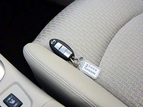 2016�� 1.6L CVT���а�