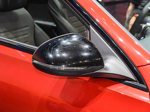 2022�� C 260 L �ҹ�˶���