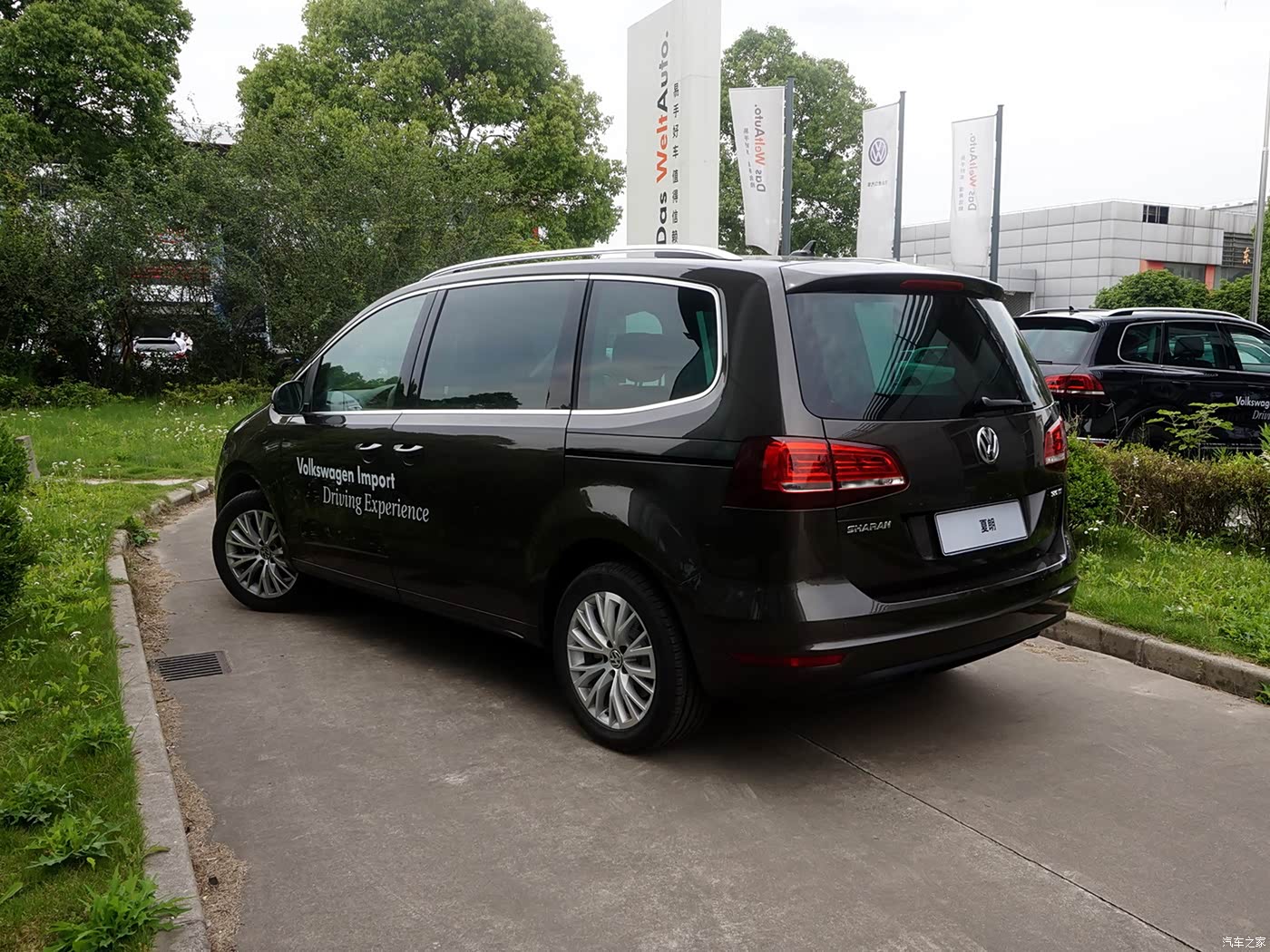 380tsi 旗舰型 6座此配置为选装,请以实车为准夏朗  2017款 380tsi