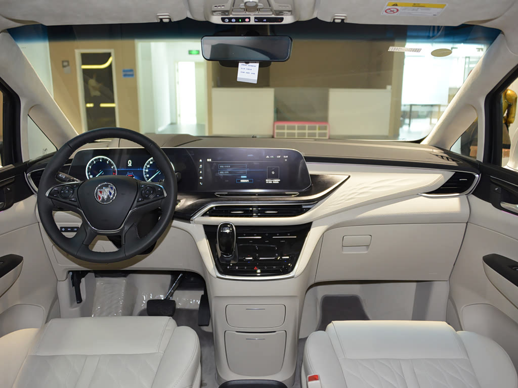 Buick GL8 III Рестайлинг, Минивэн: фото поколения