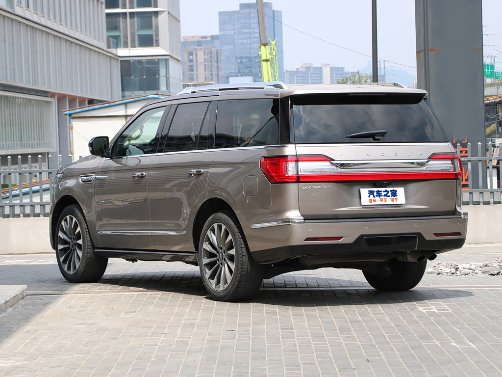 Lincoln Navigator IV, Внедорожник 5 дв. L: фото поколения