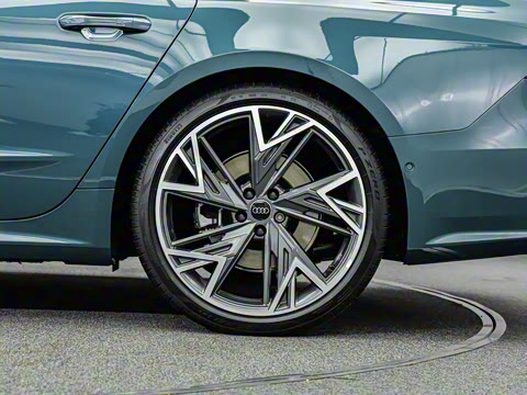 2022�� 55 TFSI quattro S-line edition one���а�