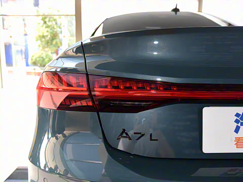 2022�� 55 TFSI quattro S-line edition one���а�