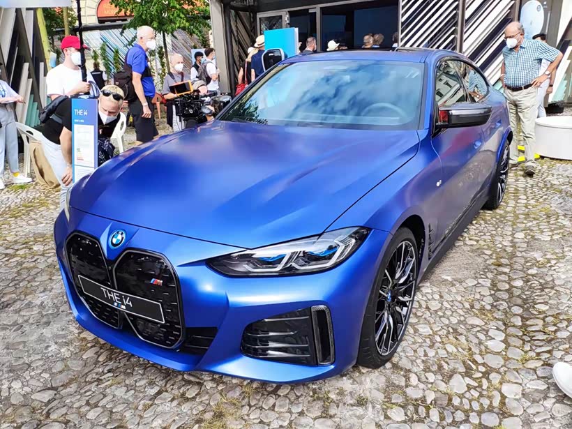 促宝马i4目前欢迎试乘试驾让利促销中