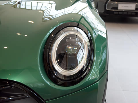 2022�� 1.5T COOPER ���ͼ�