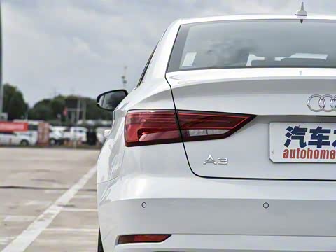 2018�� 30�������� Limousine 35 TFSI ��ȡ��