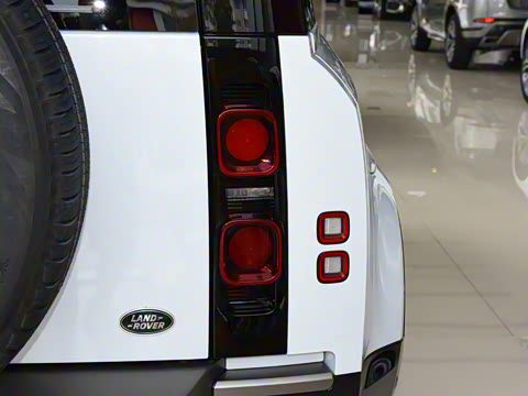 2022�� 110 P400 X-DYNAMIC HSE