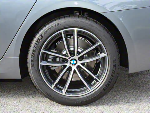 2022�� 525i M�˶���װ