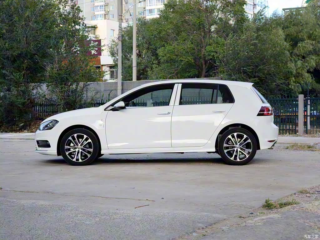 一汽-大众 高尔夫 2016款 1.4tsi 自动r-line