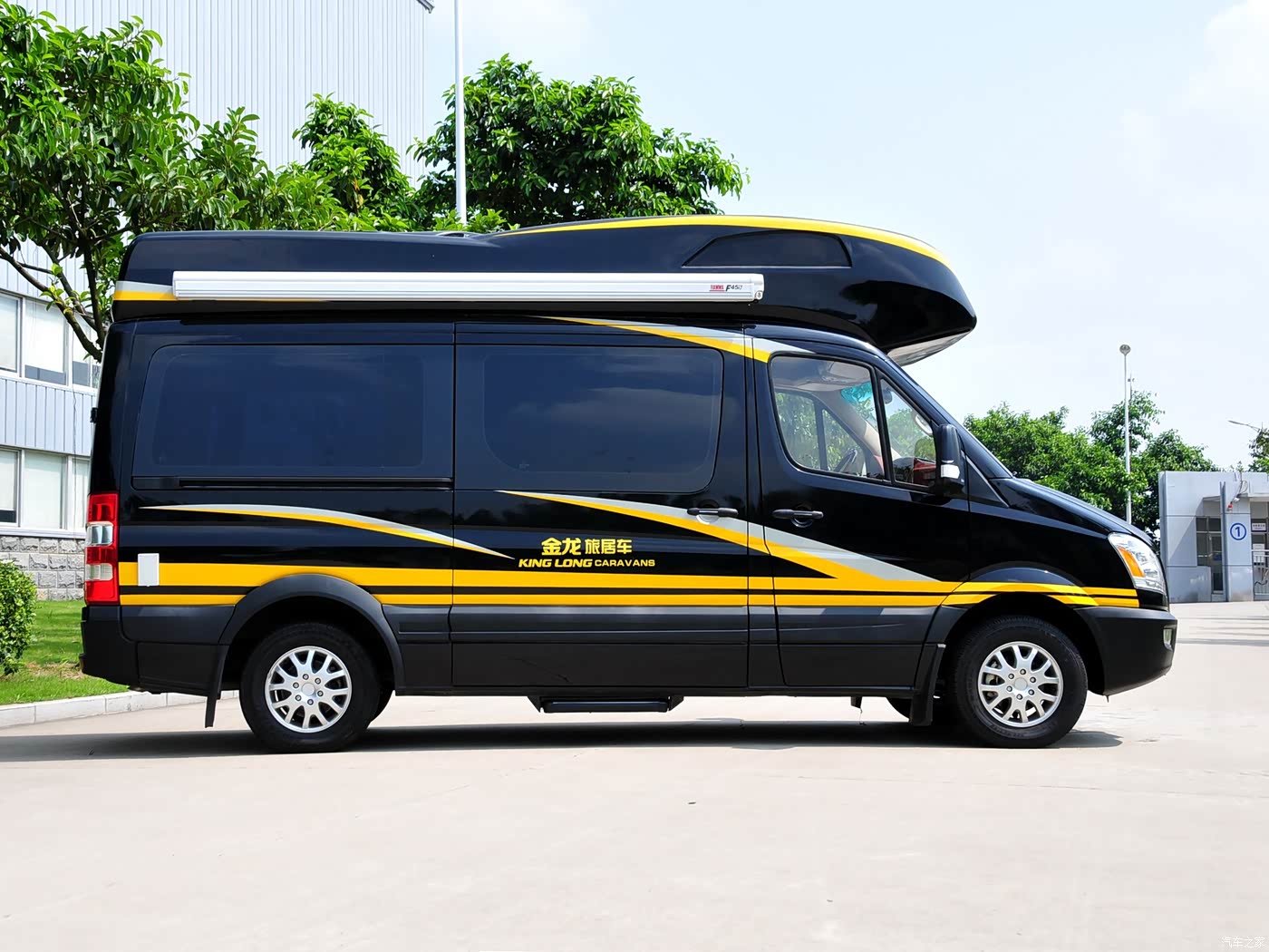 2014款28t轻型客车豪华型sc28r