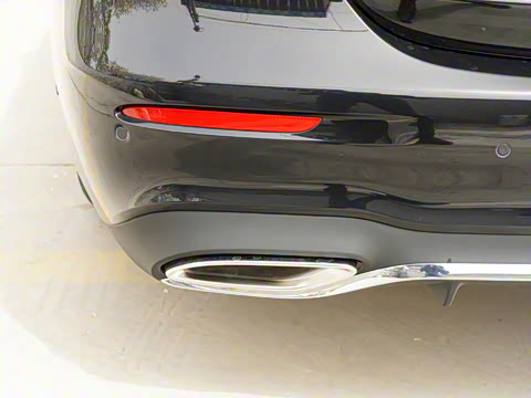 2021�� �Ŀ� E 300 L �˶������