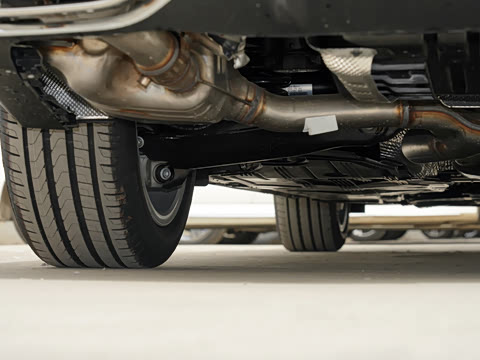 2021�� �Ŀ� E 300 L �˶������