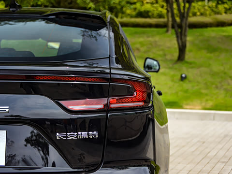 2022�� EcoBoost 245 ST-Line