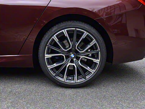 2021�� �Ŀ� 630i M�˶������мҰ�