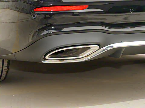 2021�� �Ŀ� E 300 L �˶������