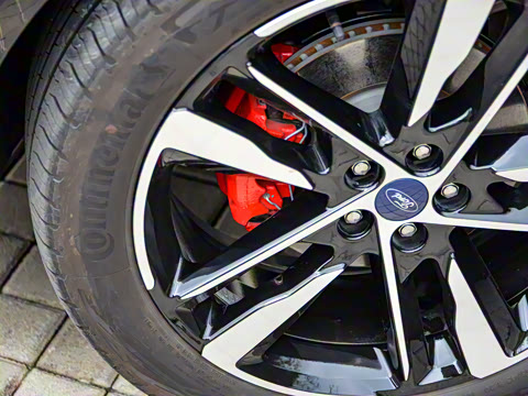 2022�� EcoBoost 245 ST-Line