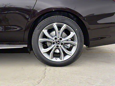 2021�� �Ŀ� E 300 L �˶�ʱ����