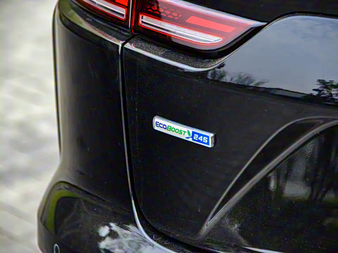 2022�� EcoBoost 245 ST-Line