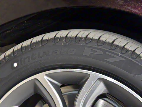 2021�� �Ŀ� E 300 L �˶�ʱ����