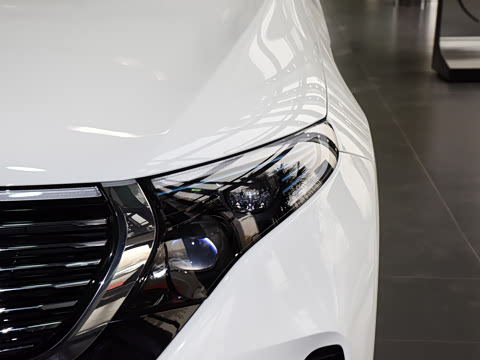 2021�� EQC 350 4MATIC