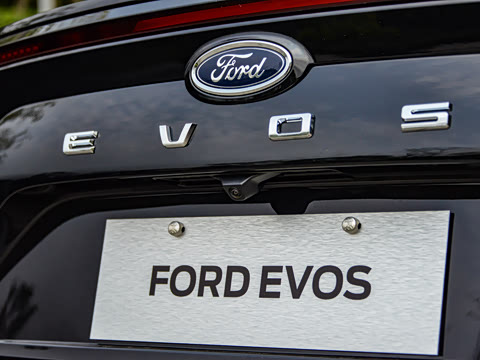 2022�� EcoBoost 245 ST-Line