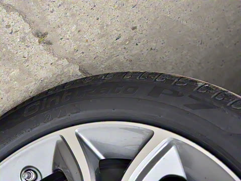 2021�� �Ŀ� E 300 L �˶�ʱ����