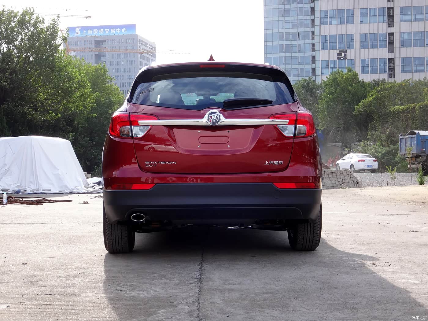 此配置为选装,请以实车为准昂科威  2017款 20t 两驱豪华型分类:外观